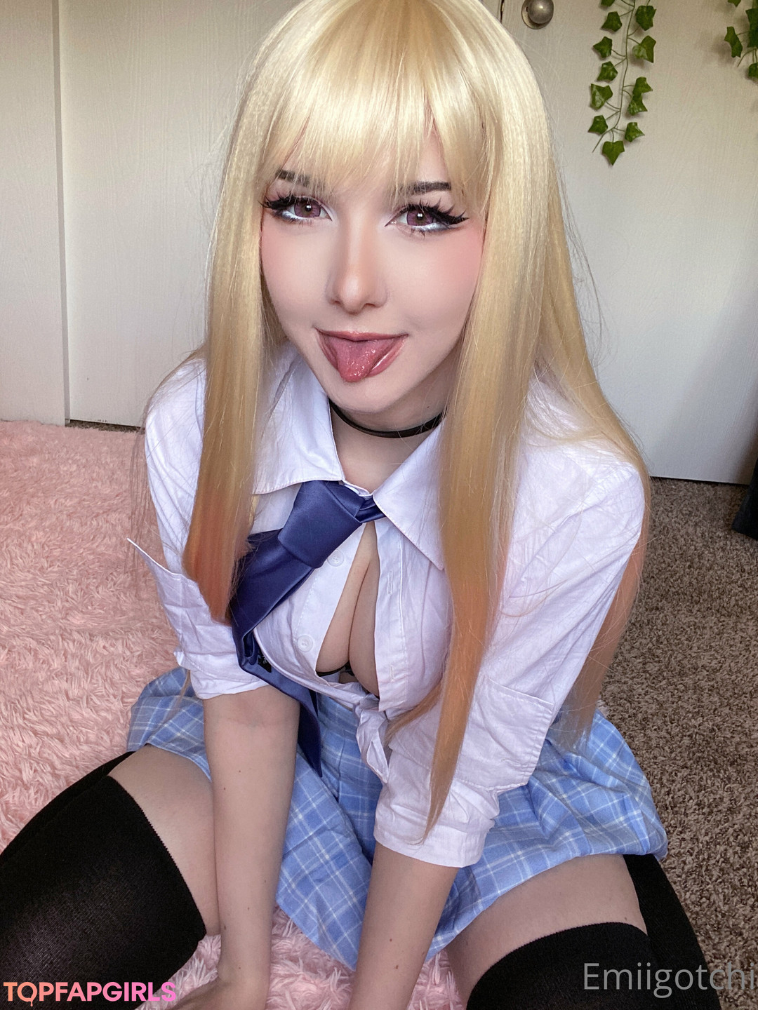 Naakte gelekte OnlyFans-foto van Emiigotchi #590