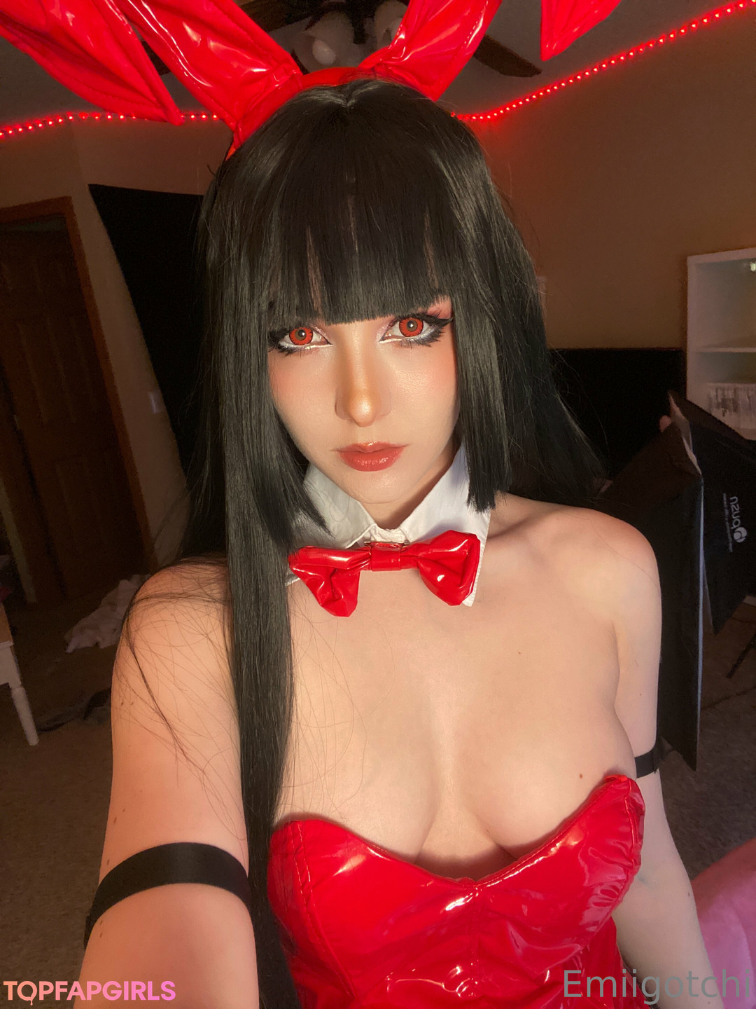 Naakte gelekte OnlyFans-foto van Emiigotchi #384