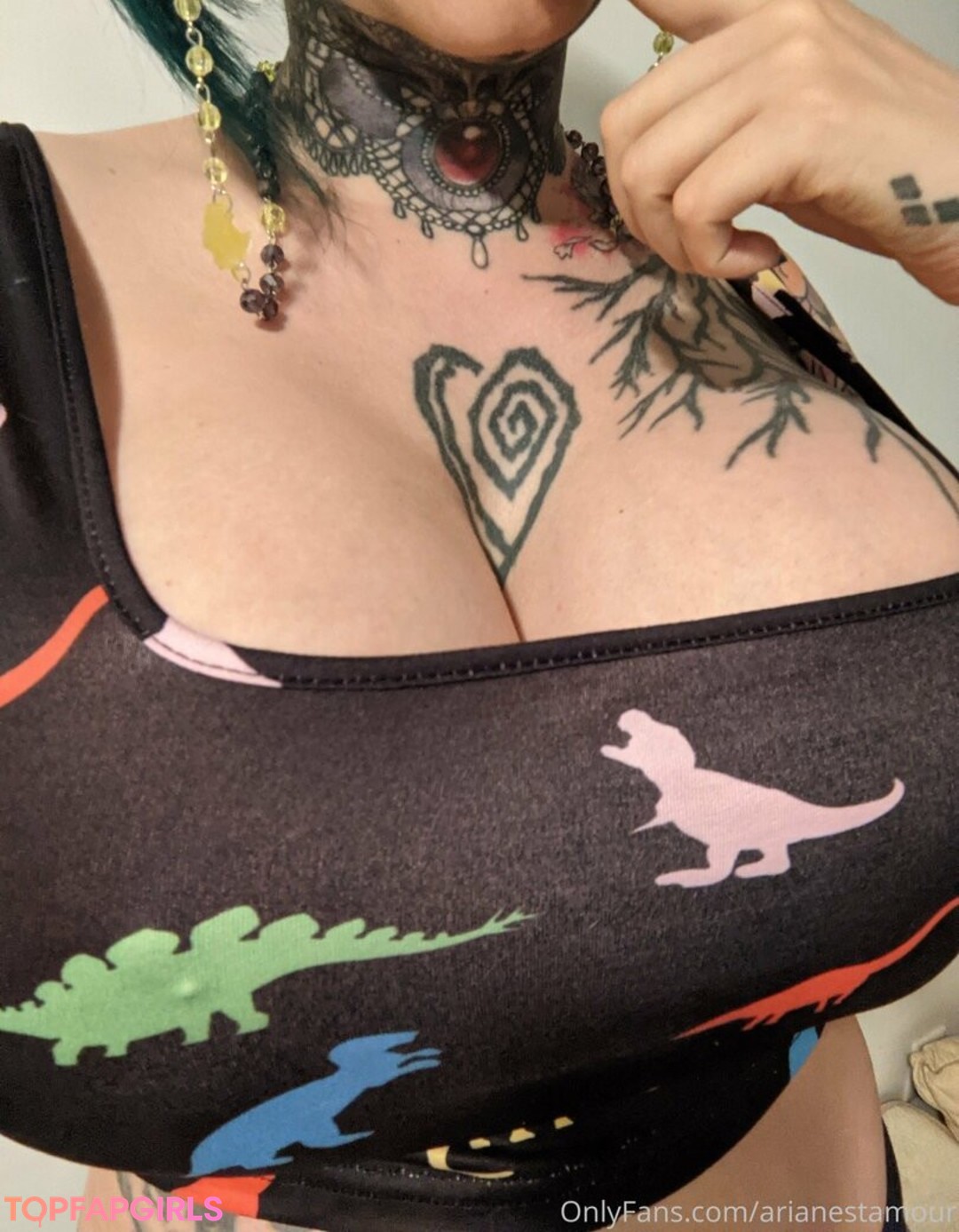 Naakte gelekte OnlyFans-foto van Ariane Saint Amour #1209