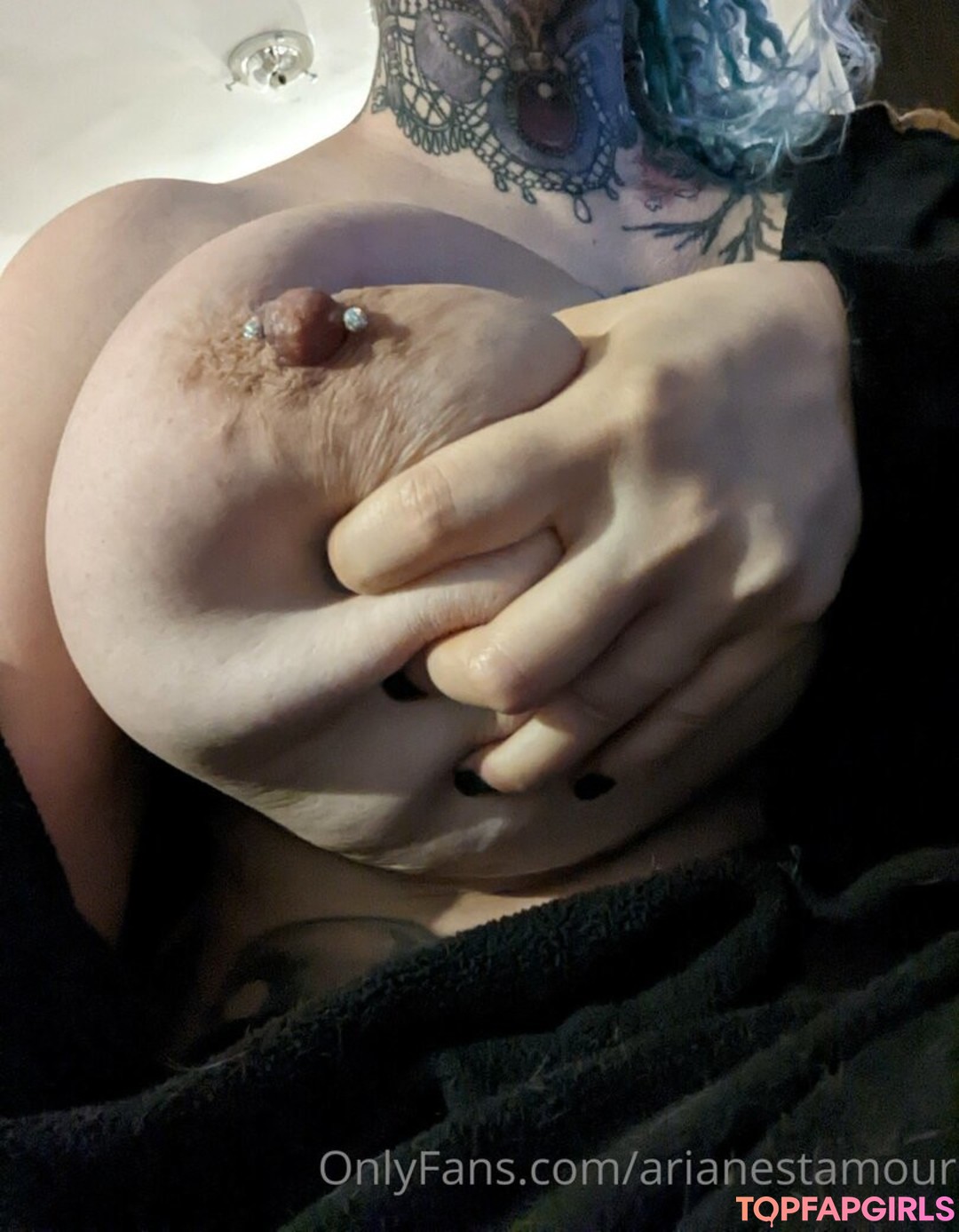 Naakte gelekte OnlyFans-foto van Ariane Saint Amour #2030