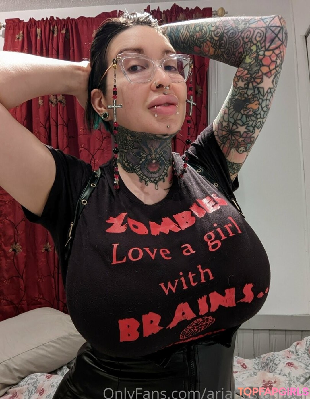 Naakte gelekte OnlyFans-foto van Ariane Saint Amour #2162