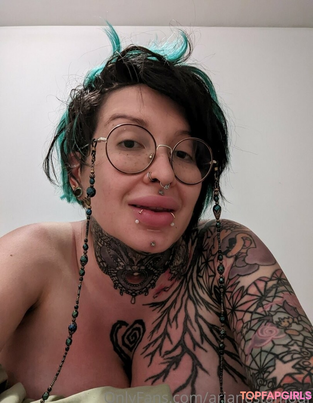 Naakte gelekte OnlyFans-foto van Ariane Saint Amour #2169