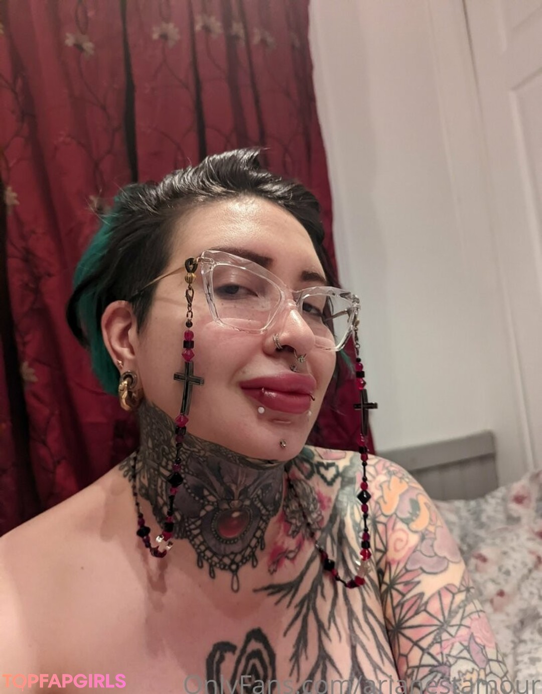 Naakte gelekte OnlyFans-foto van Ariane Saint Amour #2220