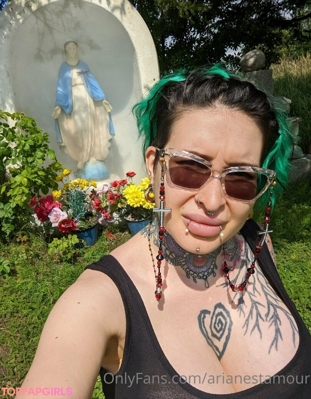 Naakte gelekte OnlyFans-foto van Ariane Saint Amour #2231