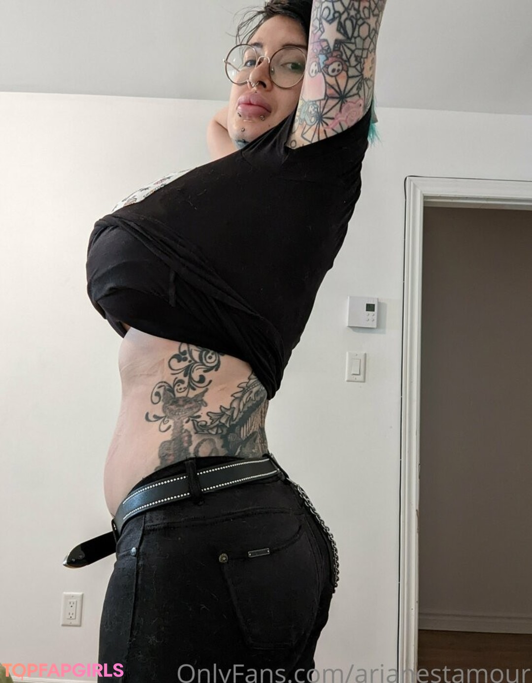 Naakte gelekte OnlyFans-foto van Ariane Saint Amour #2327