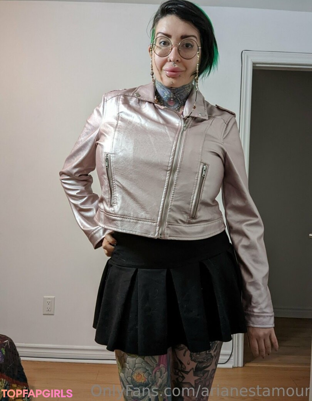 Naakte gelekte OnlyFans-foto van Ariane Saint Amour #2488