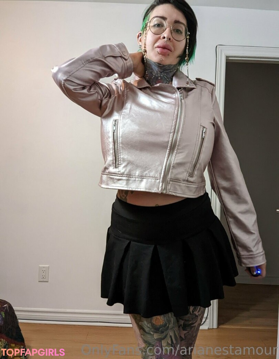 Naakte gelekte OnlyFans-foto van Ariane Saint Amour #2502