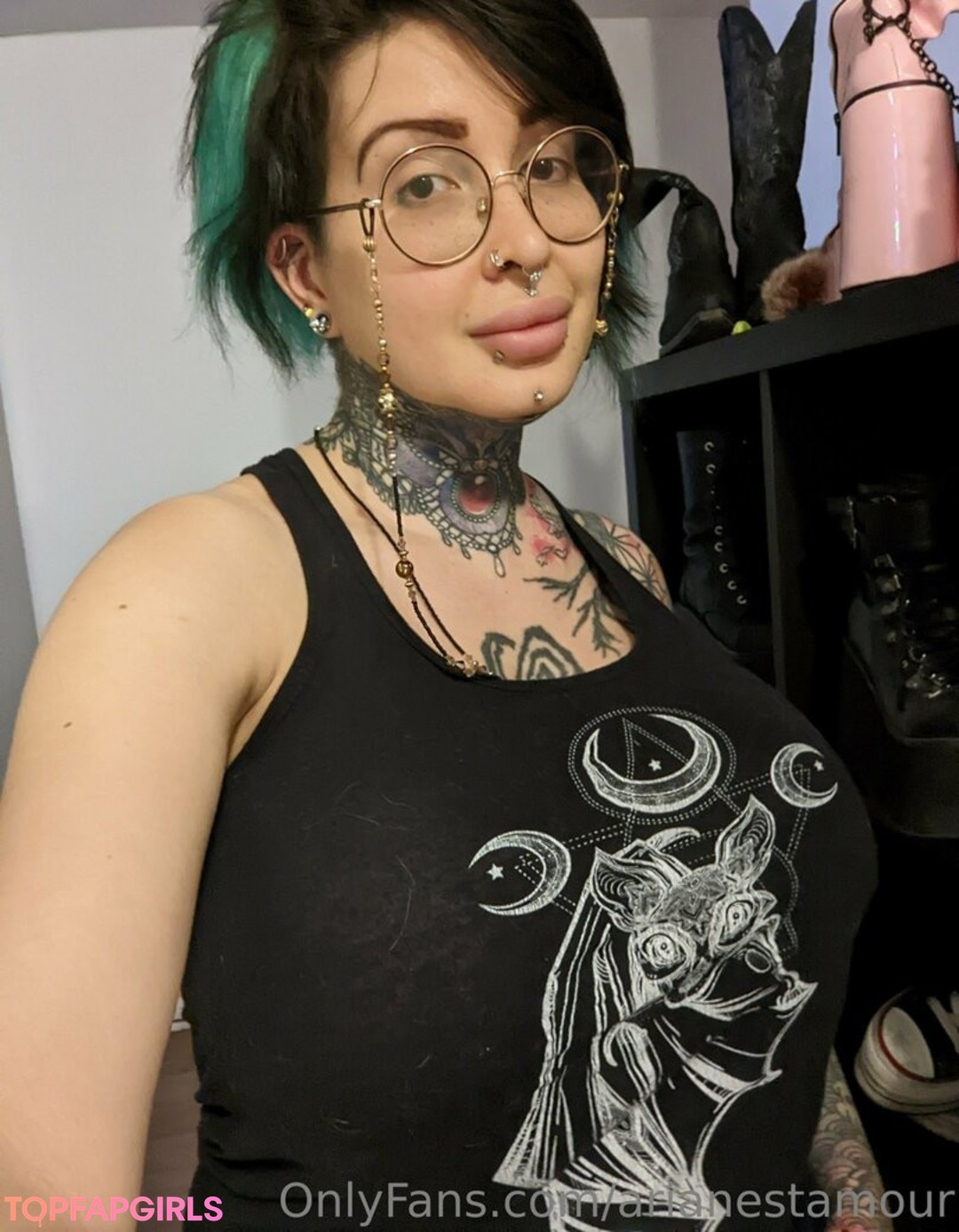 Naakte gelekte OnlyFans-foto van Ariane Saint Amour #2533