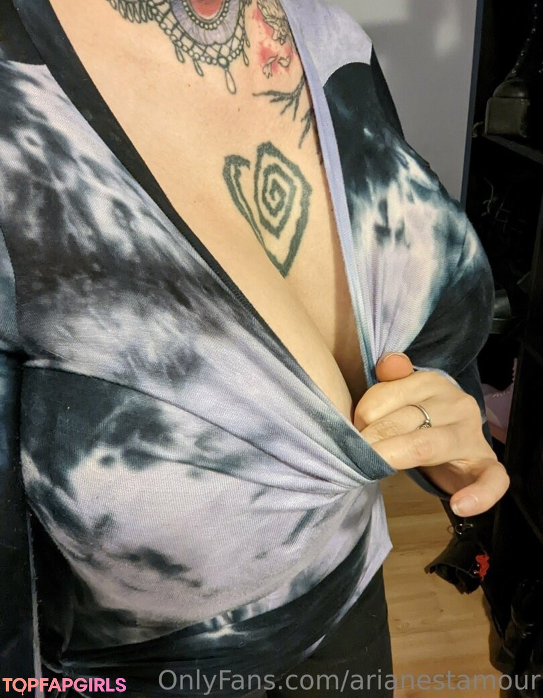 Naakte gelekte OnlyFans-foto van Ariane Saint Amour #2631