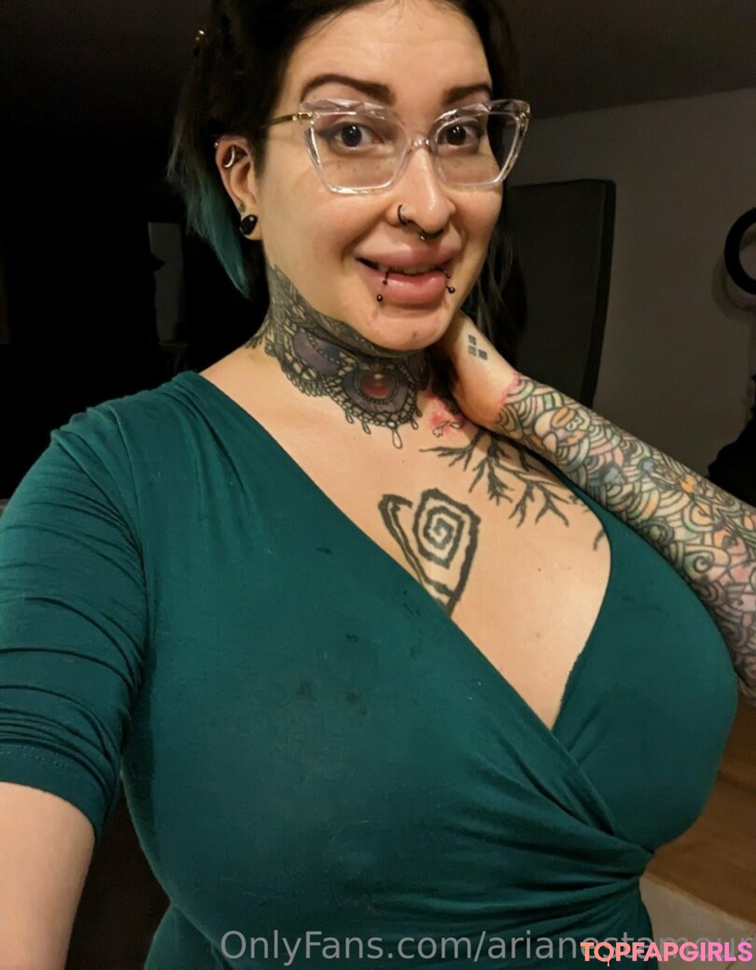 Naakte gelekte OnlyFans-foto van Ariane Saint Amour #2972