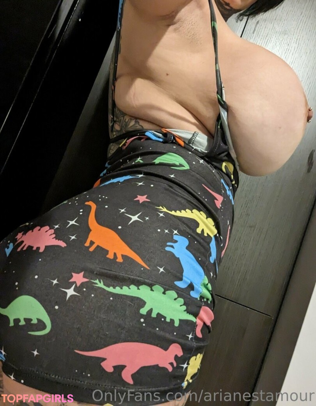 Naakte gelekte OnlyFans-foto van Ariane Saint Amour #2975