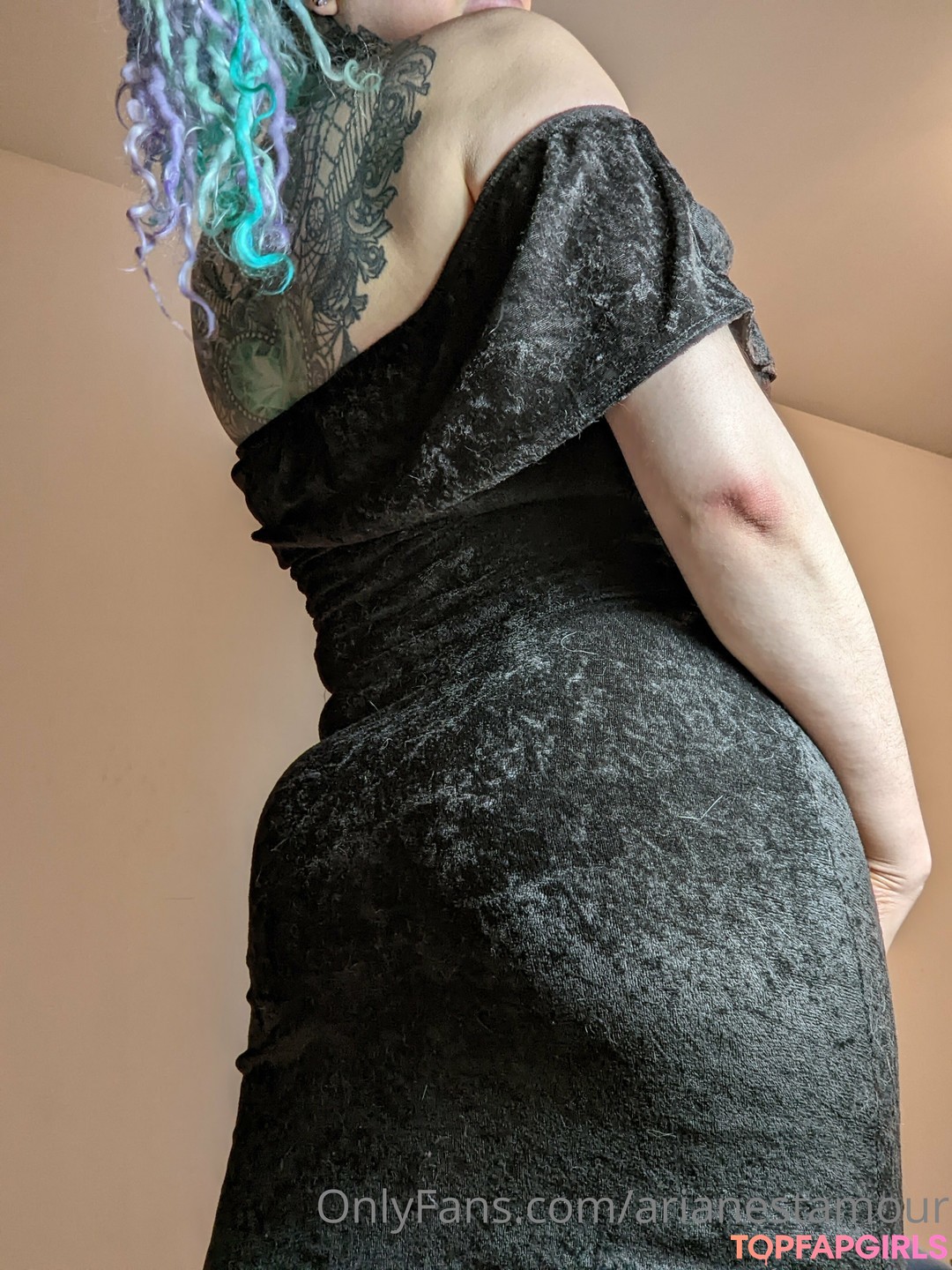 Naakte gelekte OnlyFans-foto van Ariane Saint Amour #575