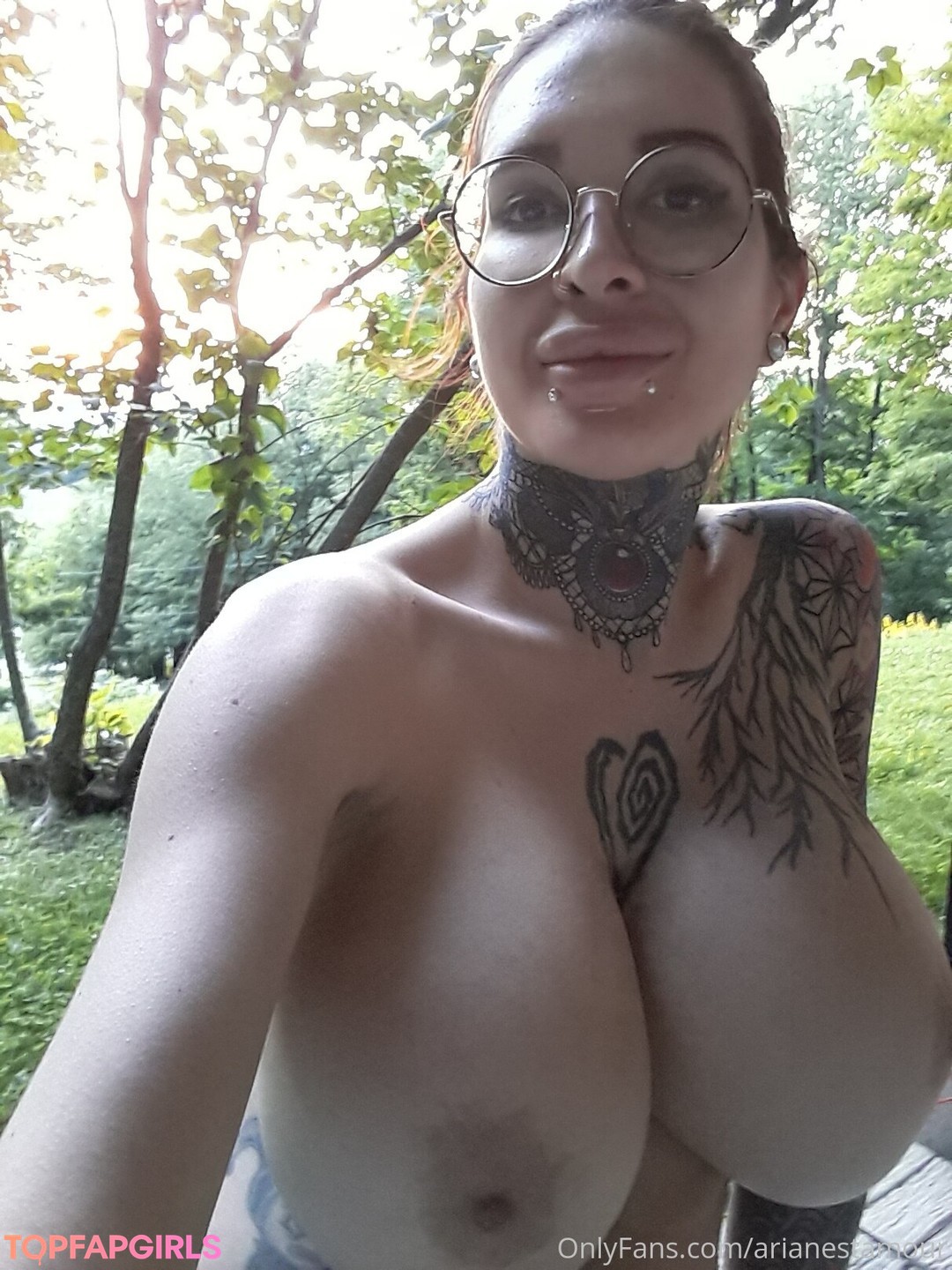 Naakte gelekte OnlyFans-foto van Ariane Saint Amour #1134