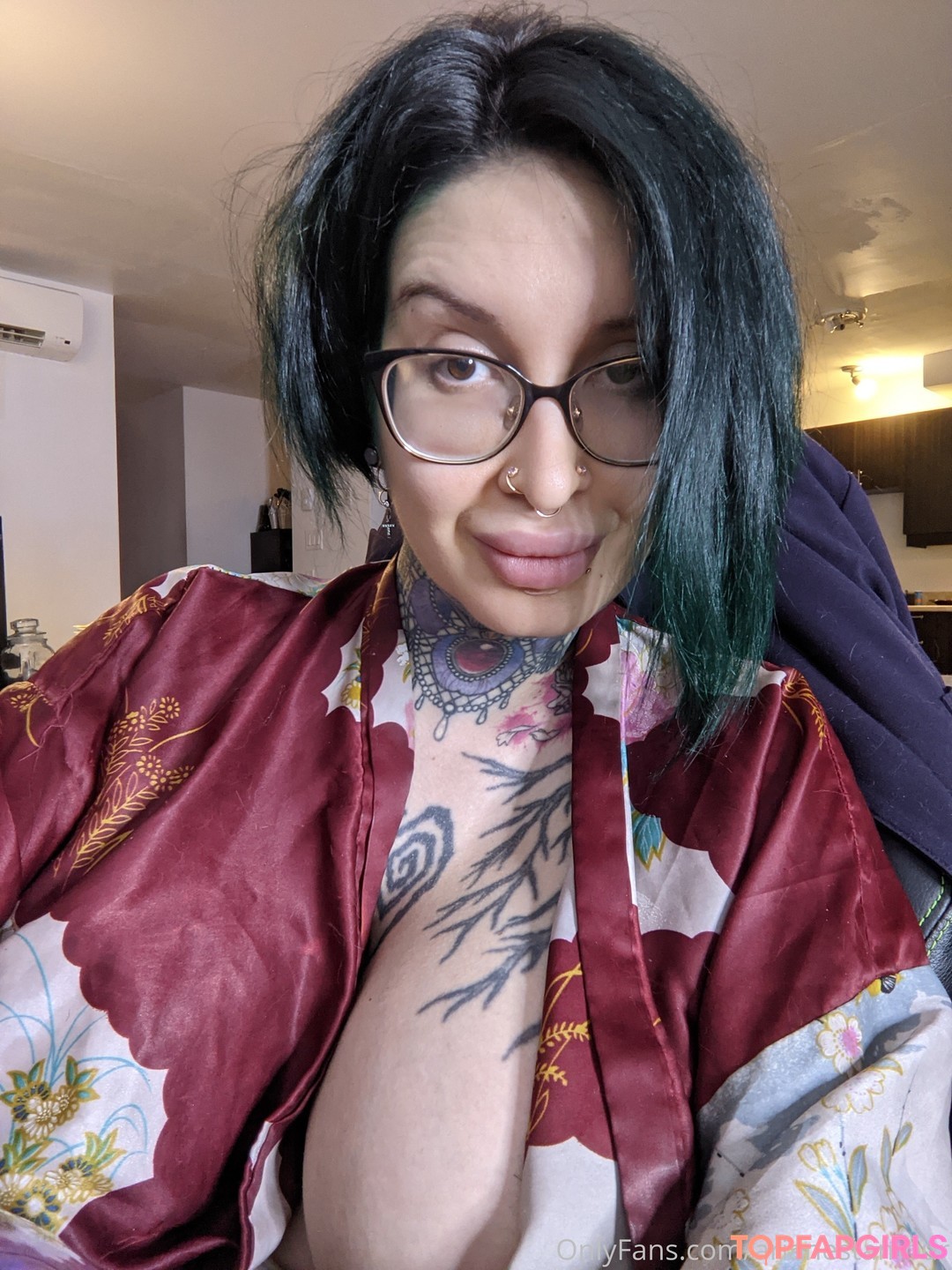 Naakte gelekte OnlyFans-foto van Ariane Saint Amour #478