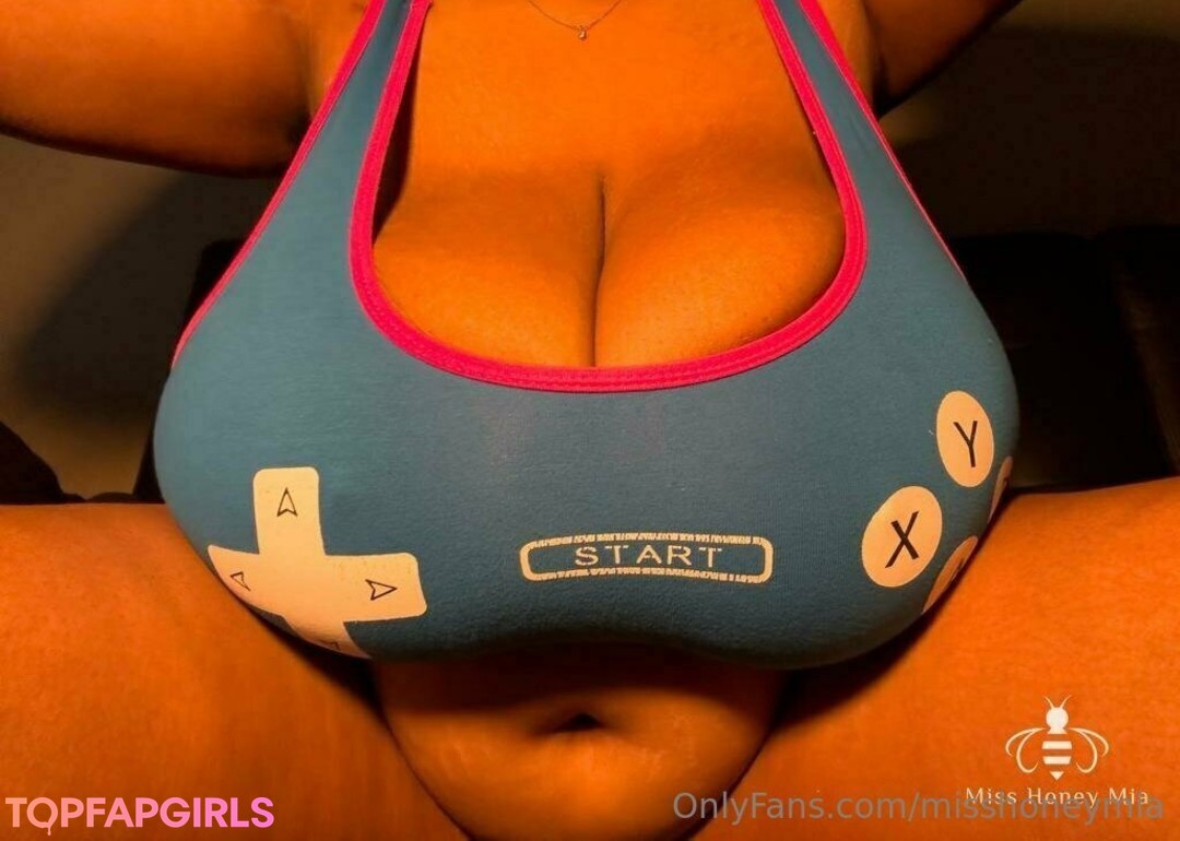 Naakte gelekte OnlyFans-foto van Miss Honey Mia #217