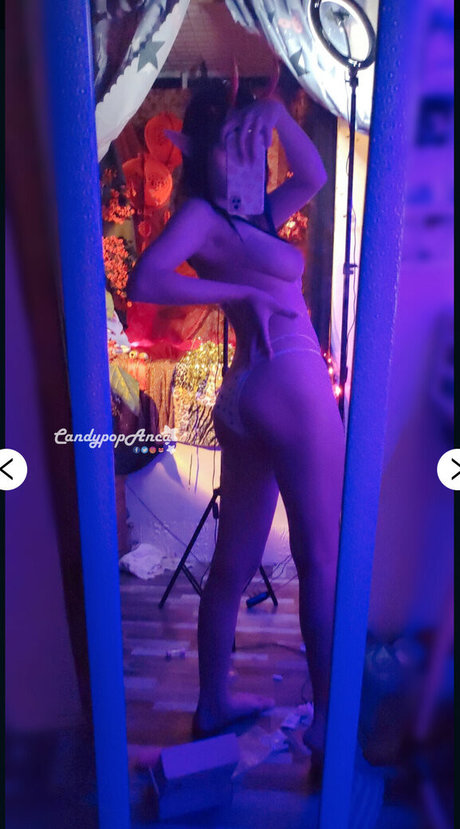 Naakte gelekte OnlyFans-foto van Candypopanca