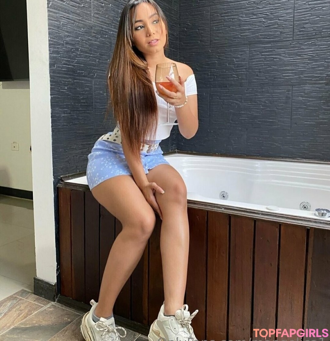 Naakte gelekte OnlyFans-foto van Cute Molly18 #77