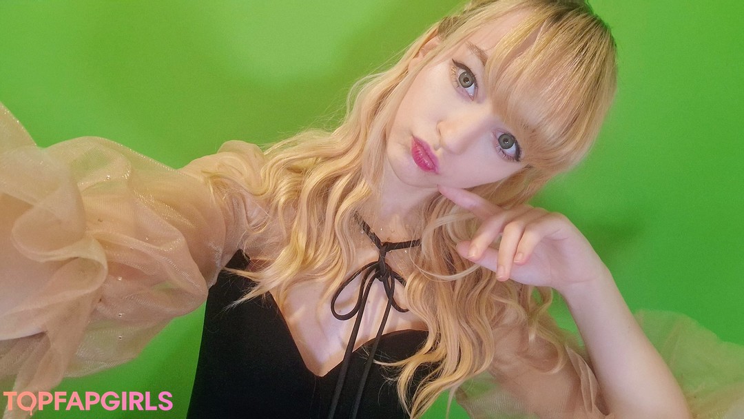 Naakte gelekte OnlyFans-foto van Essaere #78