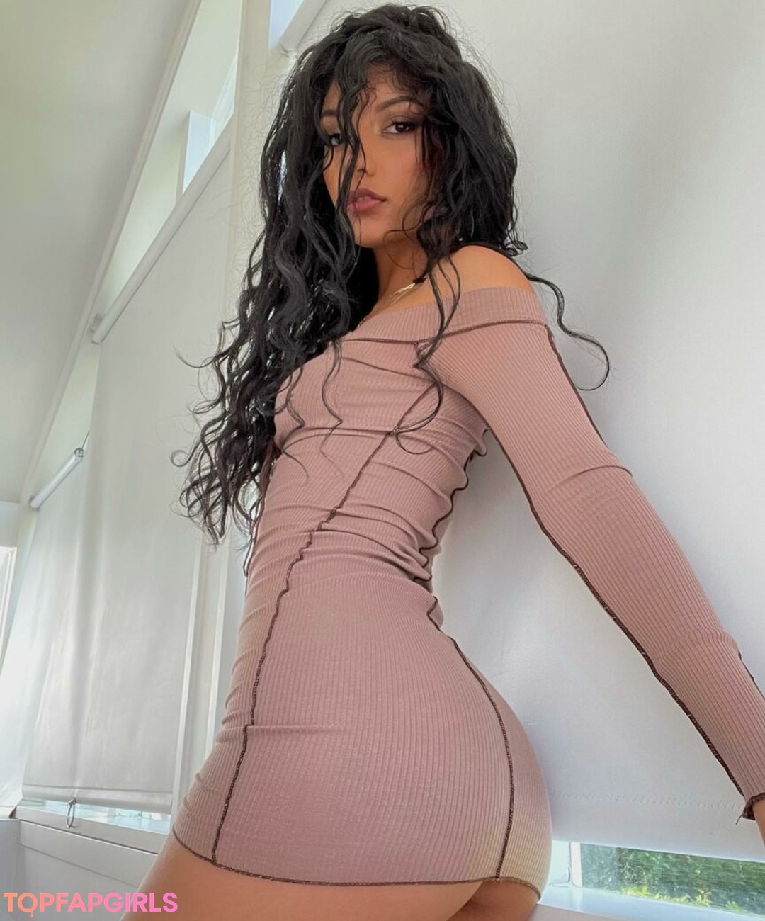 Naakte gelekte OnlyFans-foto van Jasminx #820