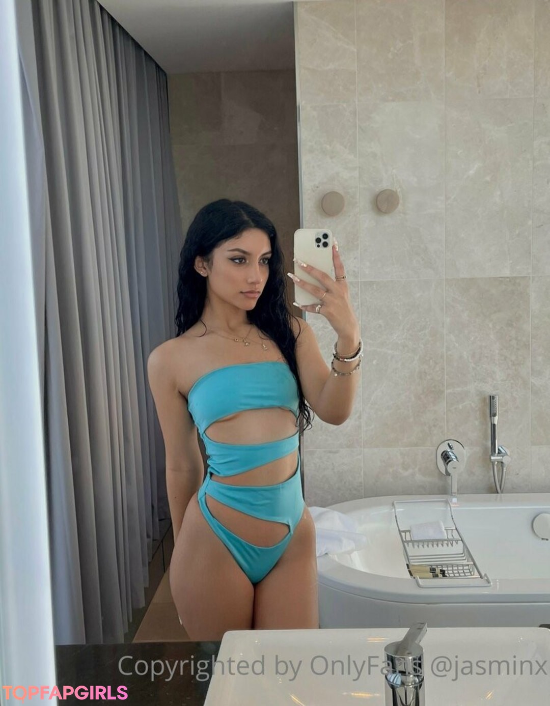 Naakte gelekte OnlyFans-foto van Jasminx #981