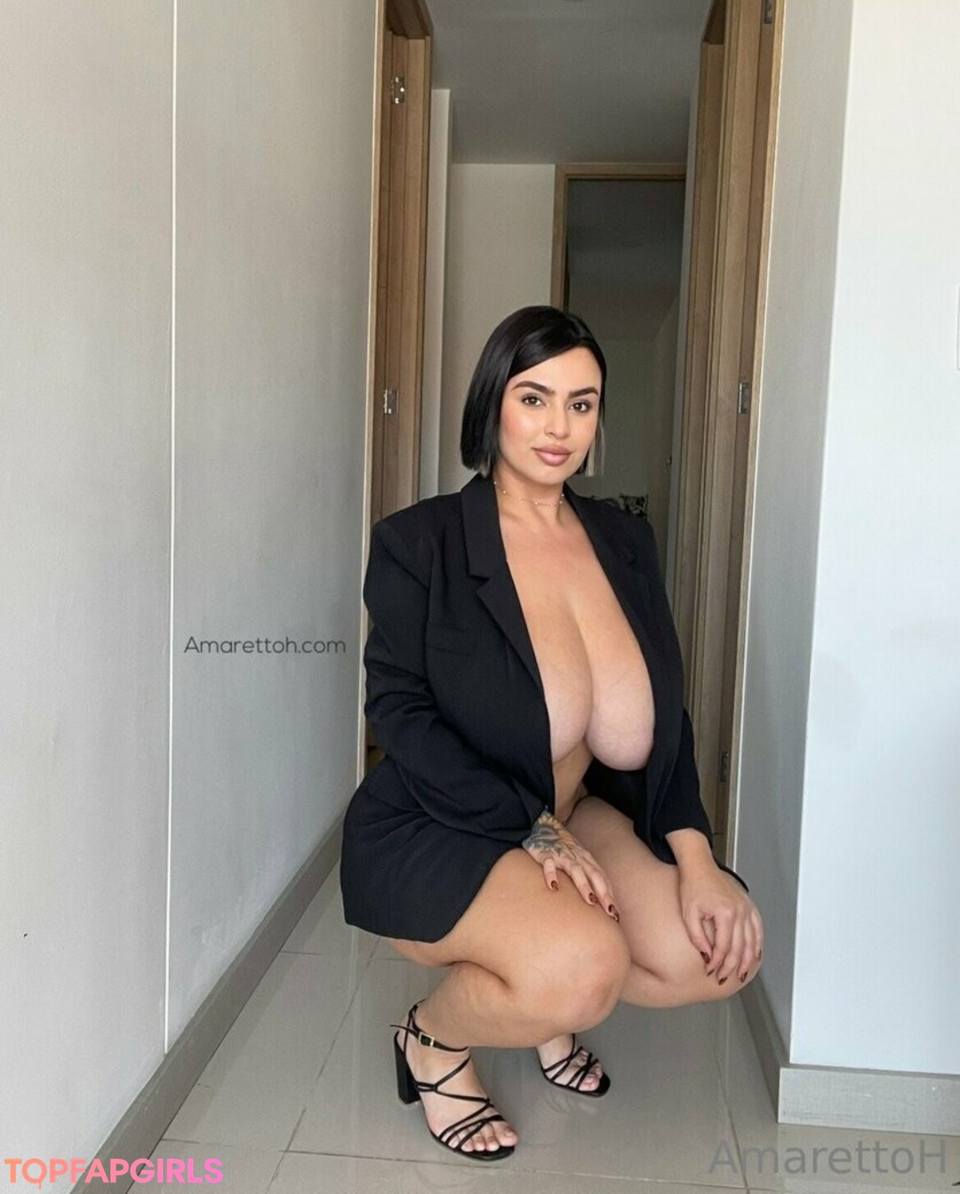 Naakte gelekte OnlyFans-foto van Amaretto Hammer #118