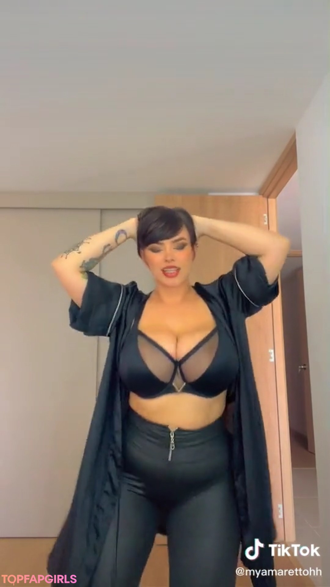 Naakte gelekte OnlyFans-foto van Amaretto Hammer #26