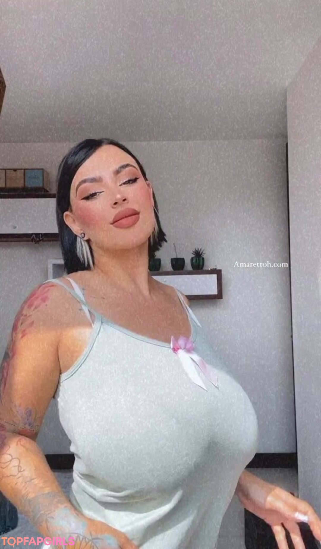 Naakte gelekte OnlyFans-foto van Amaretto Hammer #453