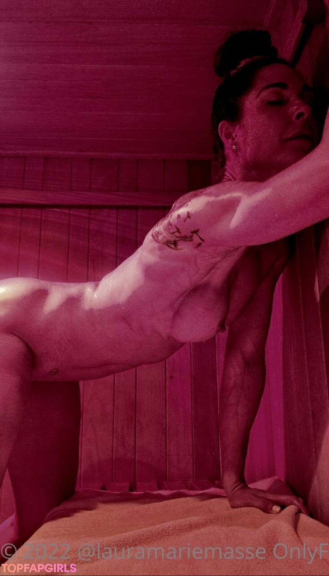 Naakte gelekte OnlyFans-foto van Laura Marie Masse #116