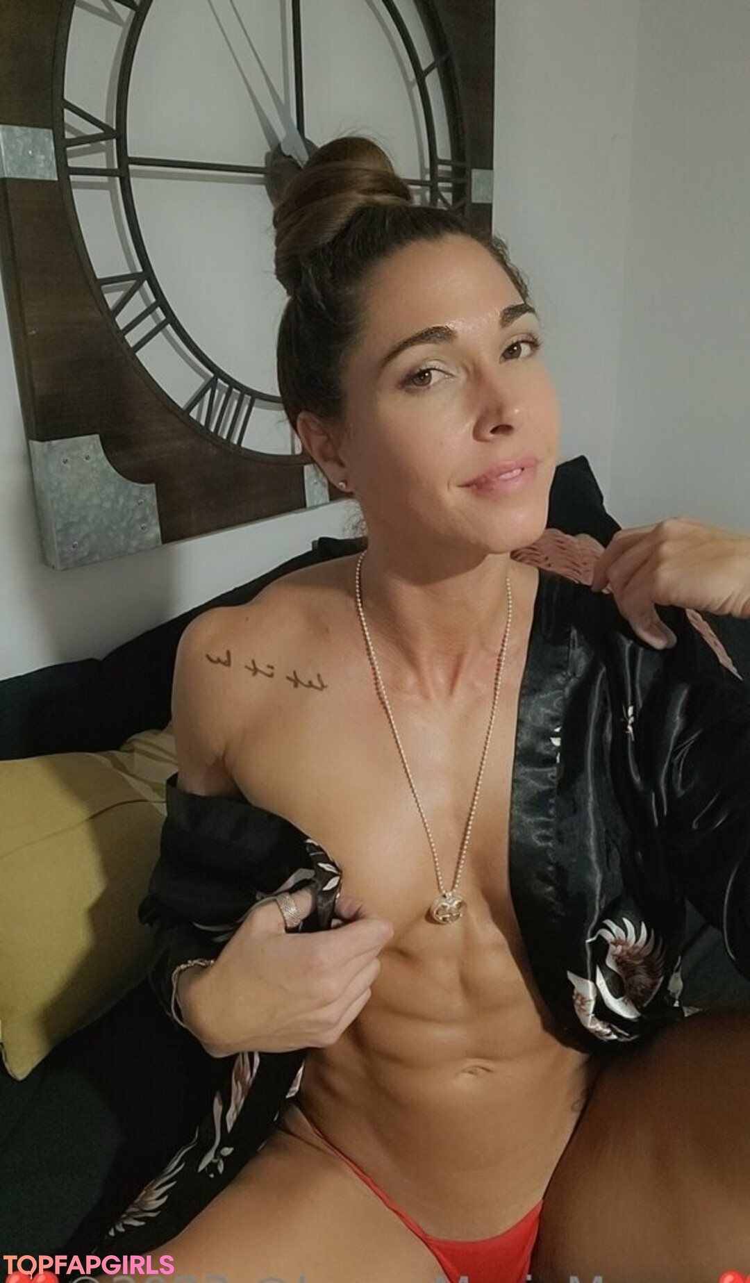 Naakte gelekte OnlyFans-foto van Laura Marie Masse #374