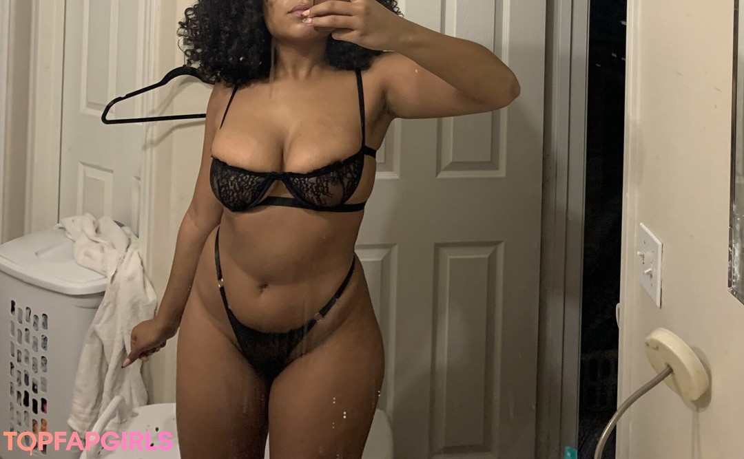 Naakte gelekte OnlyFans-foto van Msbiddies #127