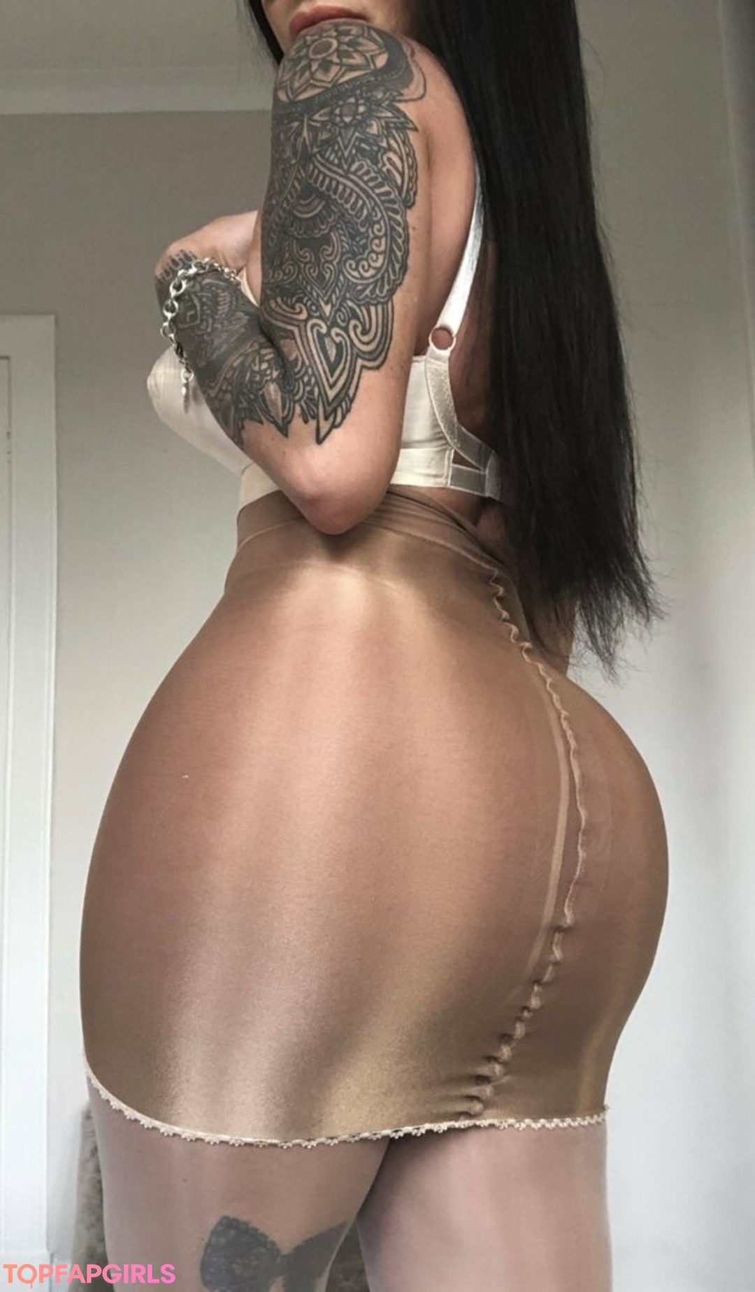 Naakte gelekte OnlyFans-foto van Jennifer Thomson #488