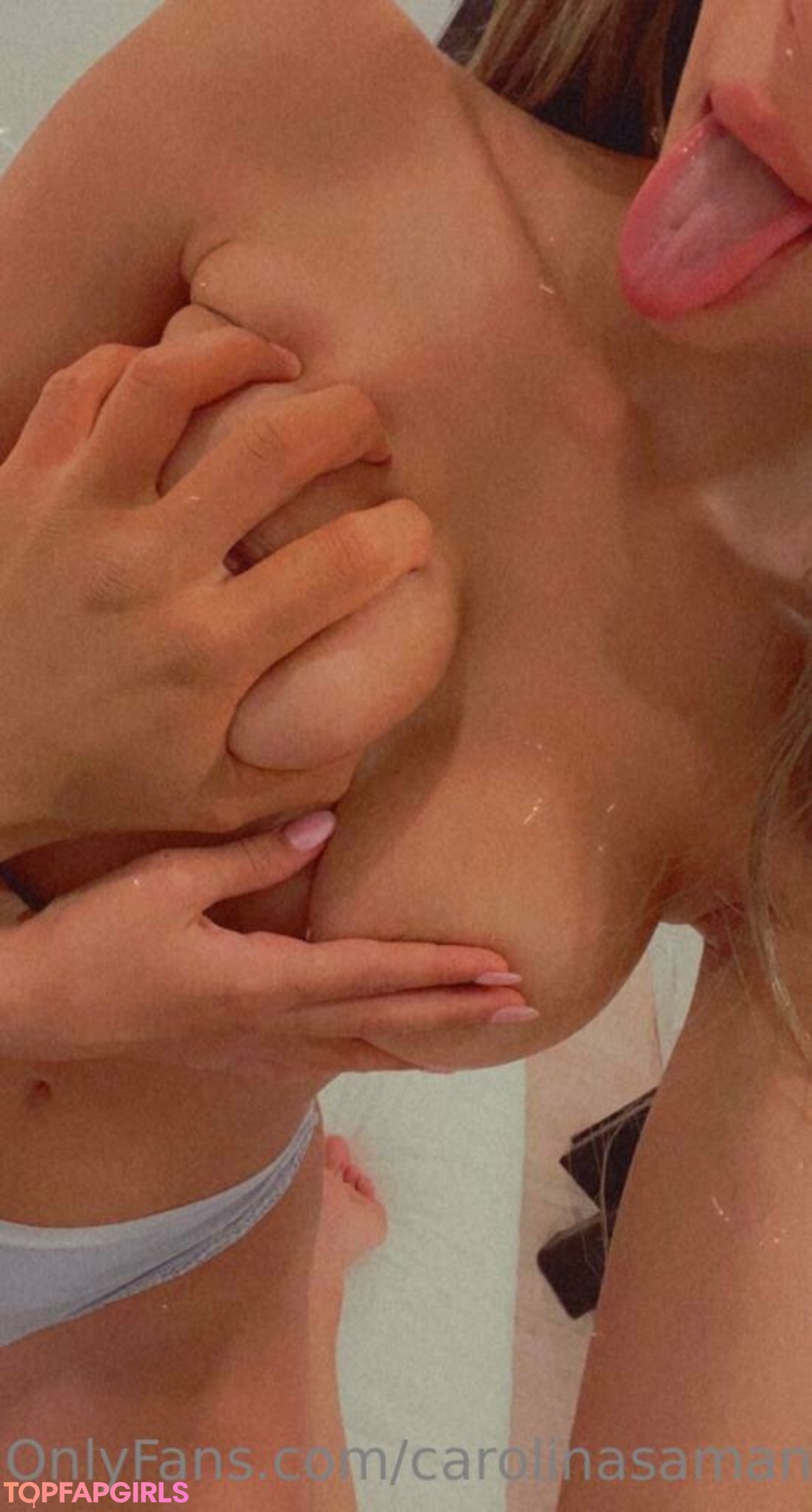 Naakte gelekte OnlyFans-foto van Carolina Samani #307