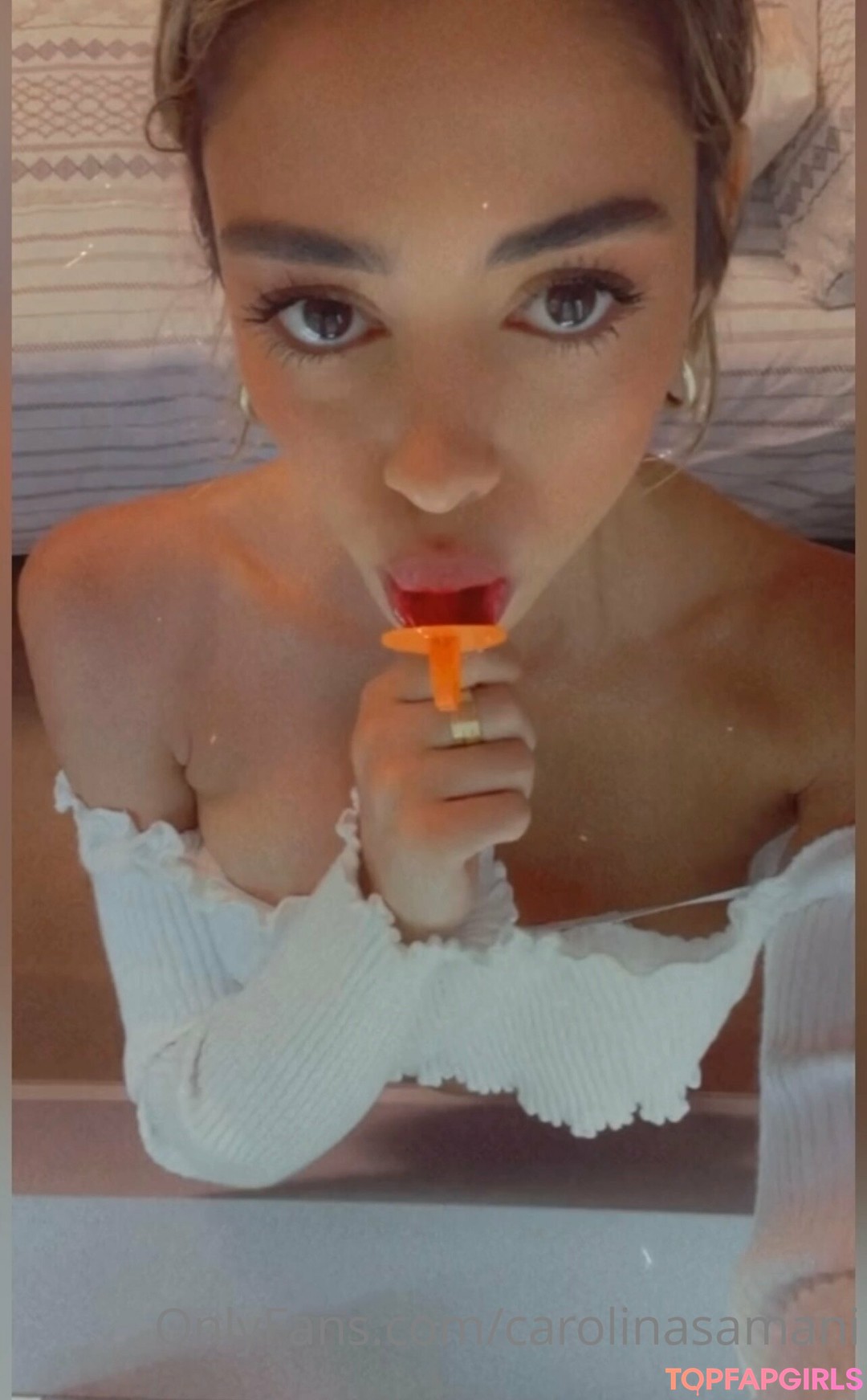 Naakte gelekte OnlyFans-foto van Carolina Samani #358
