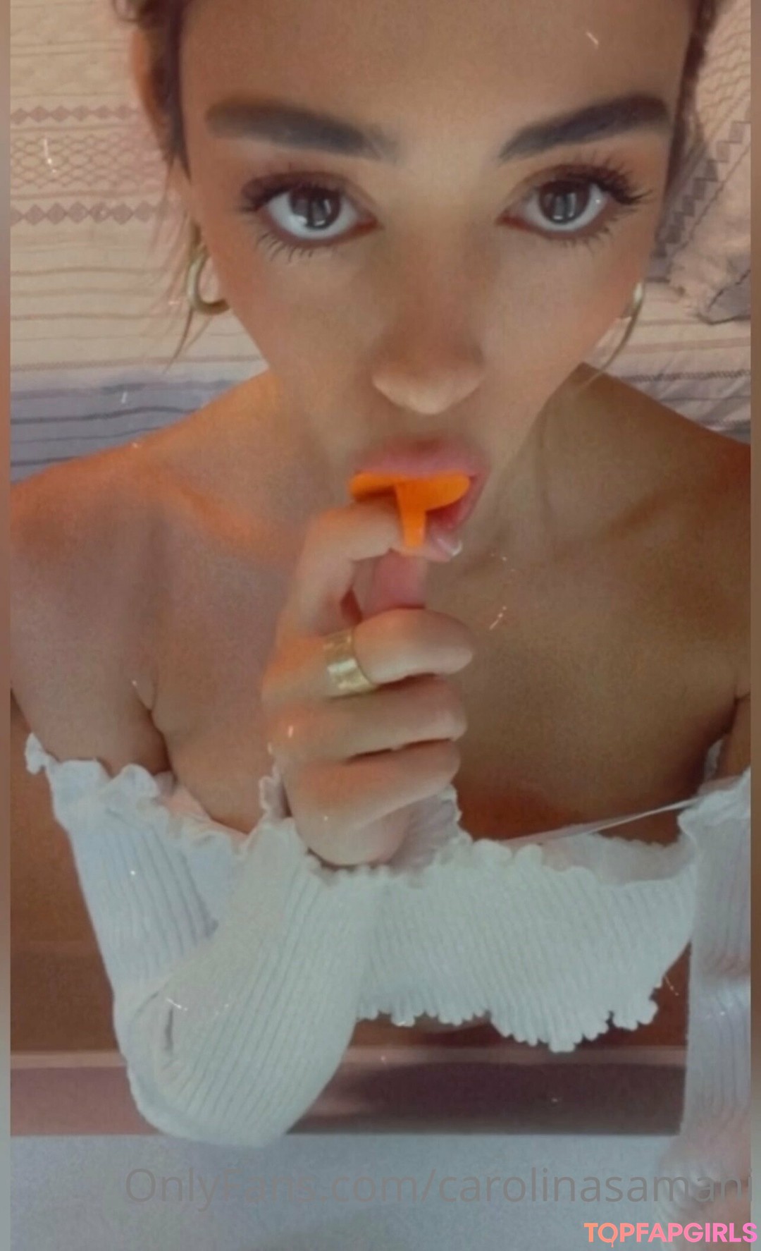 Naakte gelekte OnlyFans-foto van Carolina Samani #362