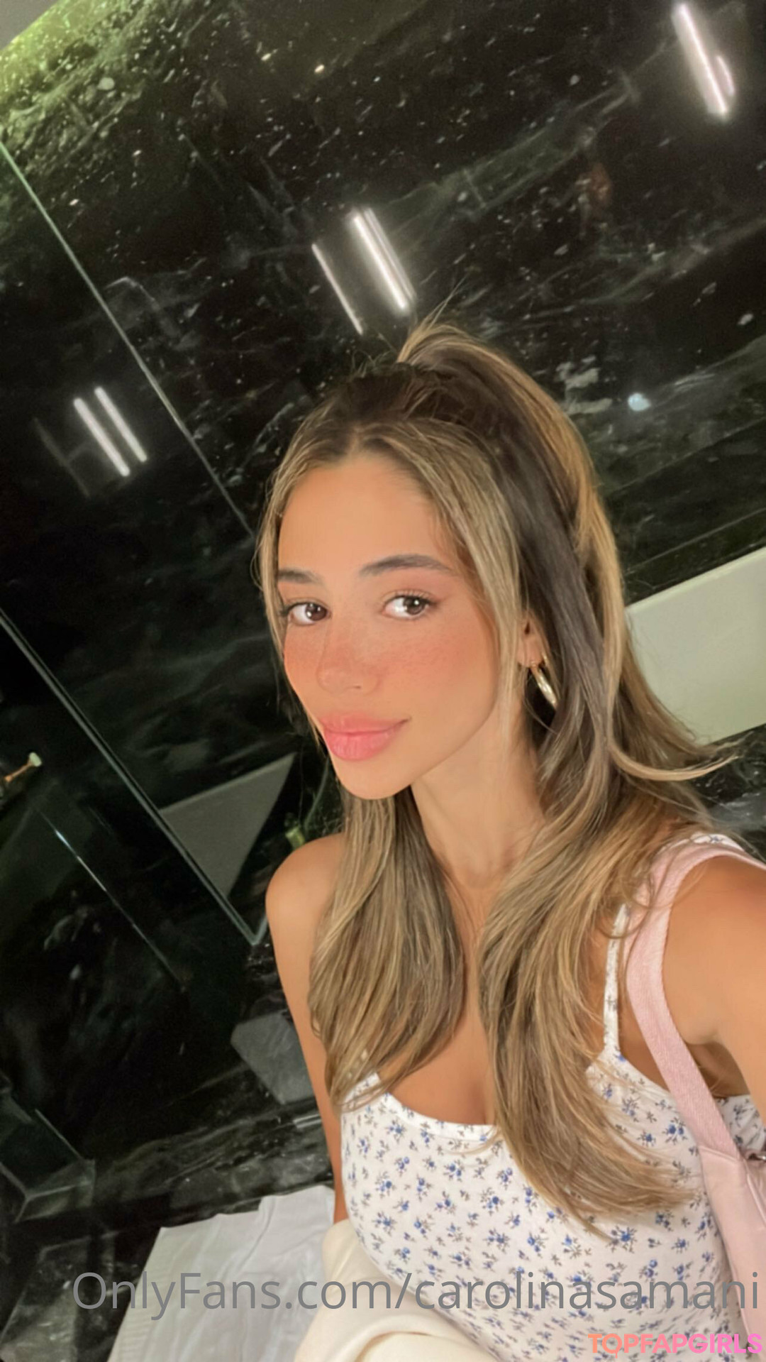 Naakte gelekte OnlyFans-foto van Carolina Samani #90