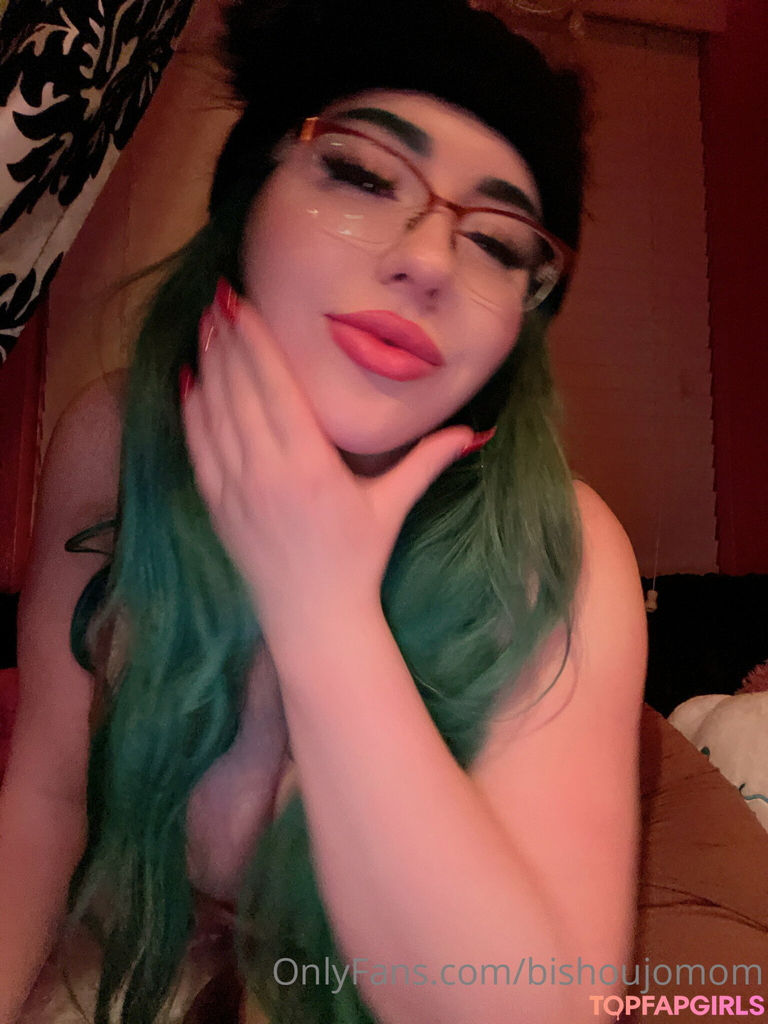 Naakte gelekte OnlyFans-foto van Bishoujo Mom #457