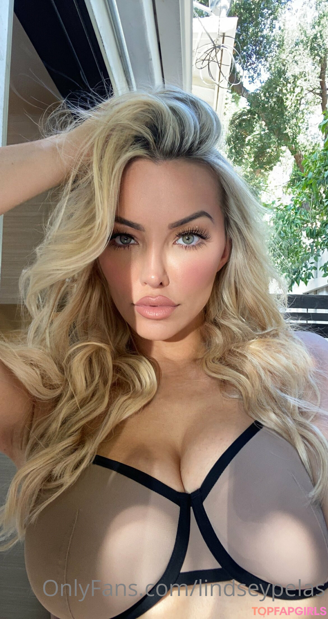 Naakte gelekte OnlyFans-foto van Lindsey Pelas #177