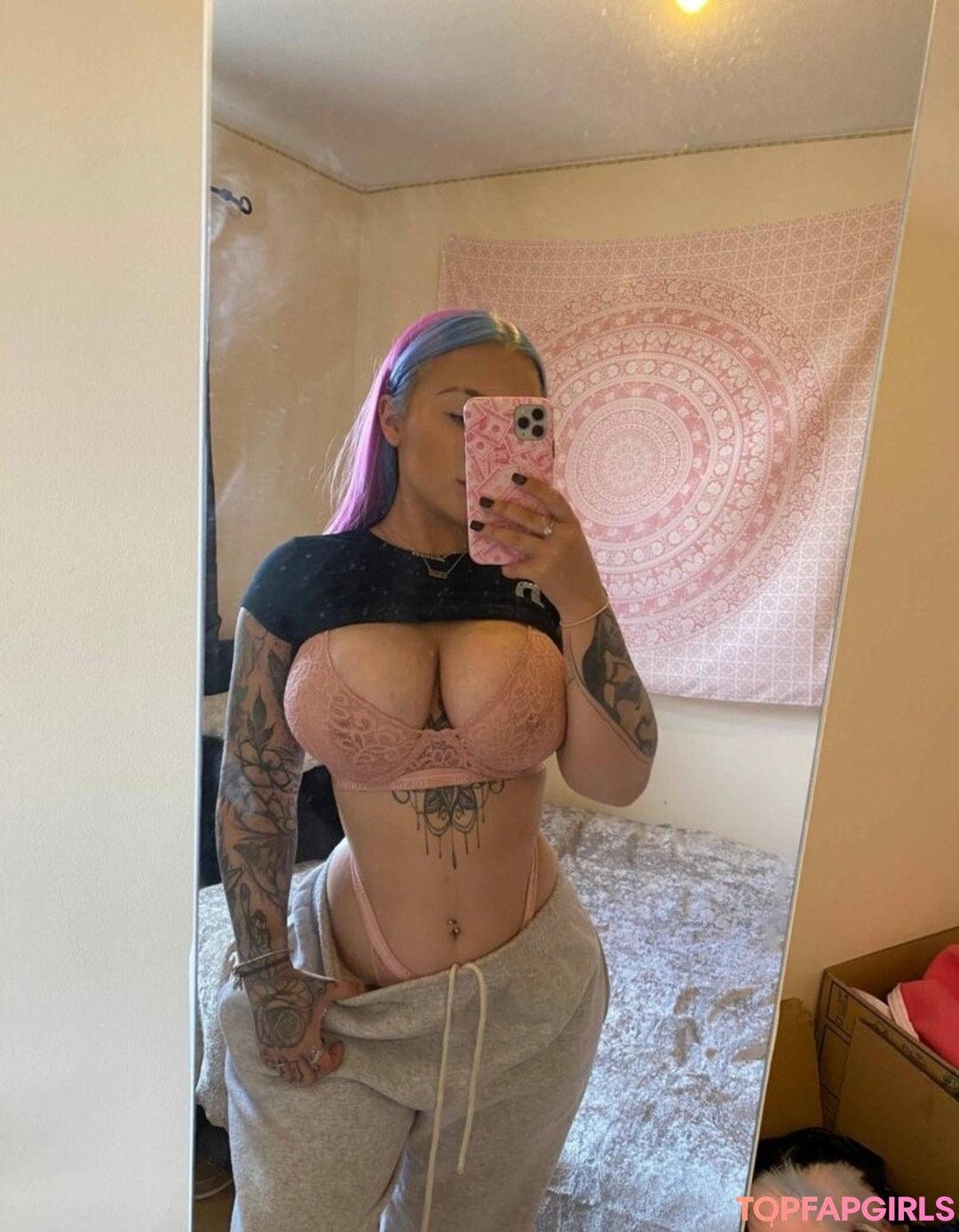 Naakte gelekte OnlyFans-foto van Thequeenie #158