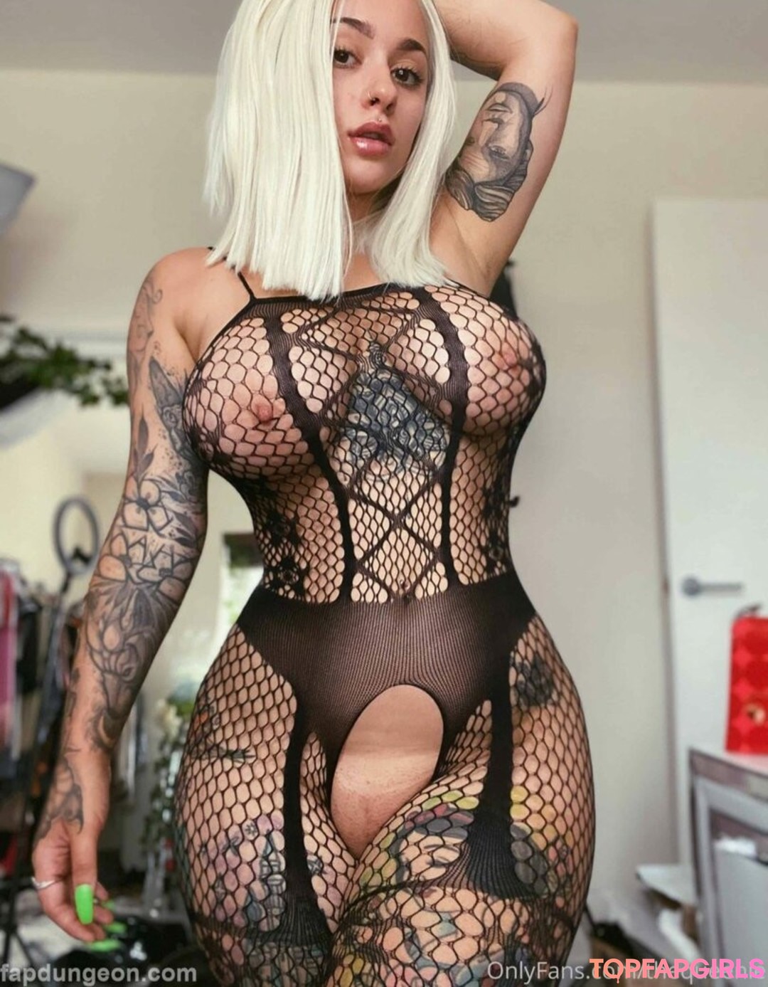 Naakte gelekte OnlyFans-foto van Thequeenie #193