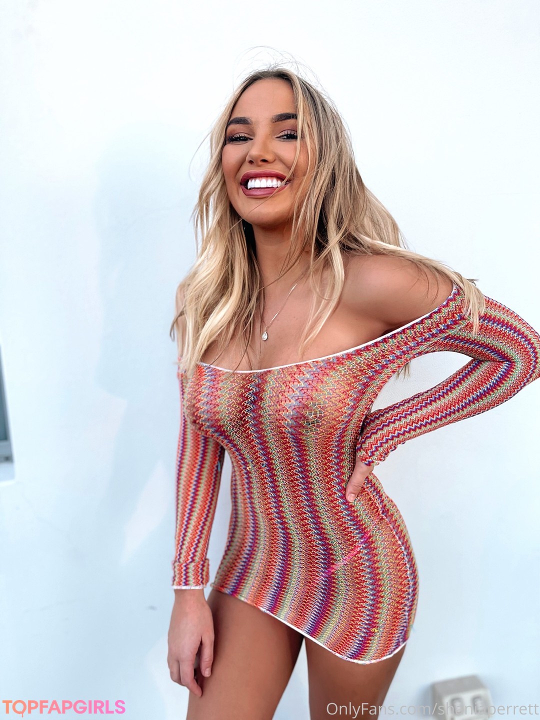 Naakte gelekte OnlyFans-foto van Shania Perrett #20