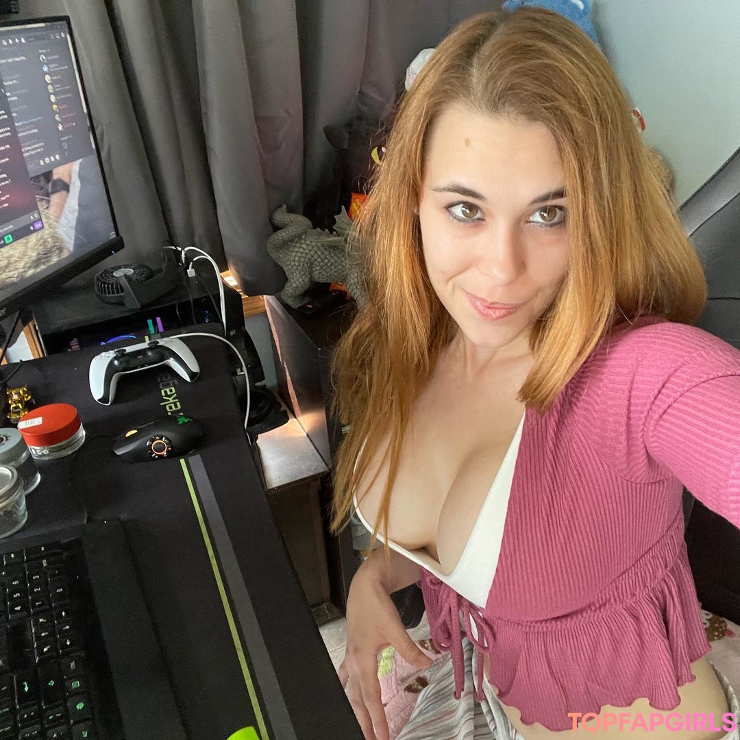 Naakte gelekte OnlyFans-foto van Kitty Cass #5