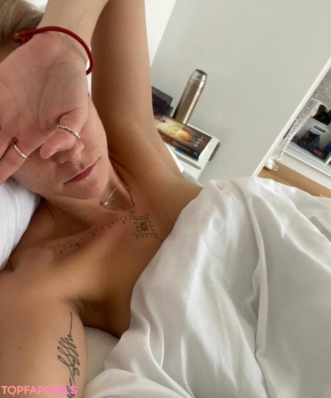 Naakte gelekte OnlyFans-foto van Axelle Peach #14