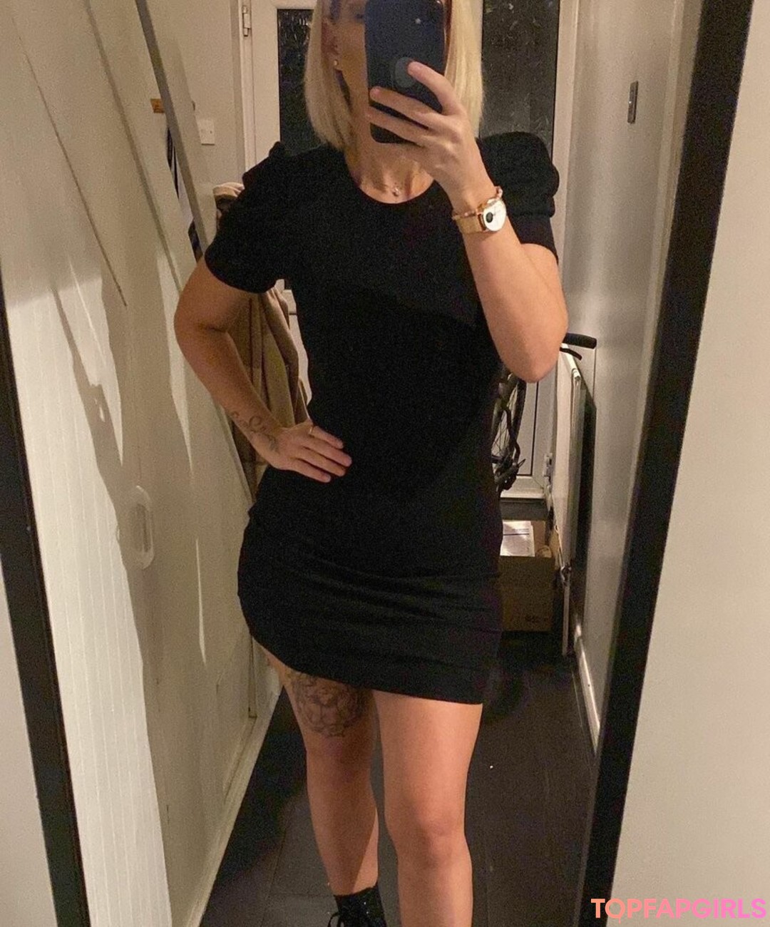 Naakte gelekte OnlyFans-foto van Axelle Peach #23