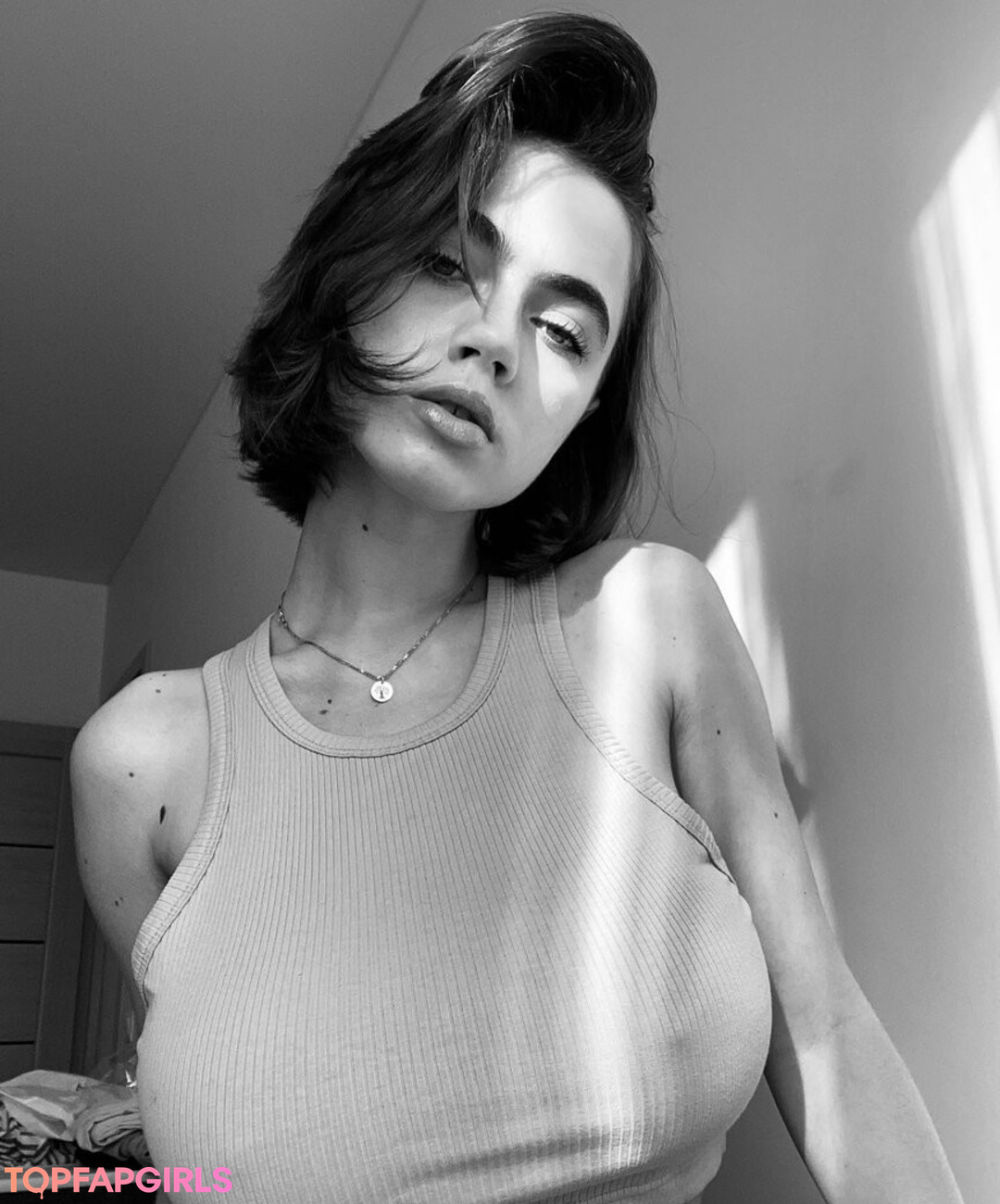 Naakte gelekte OnlyFans-foto van Solomia Maievska #893