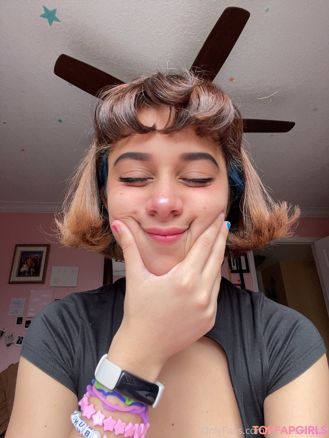 Naakte gelekte OnlyFans-foto van Little Bunny #92