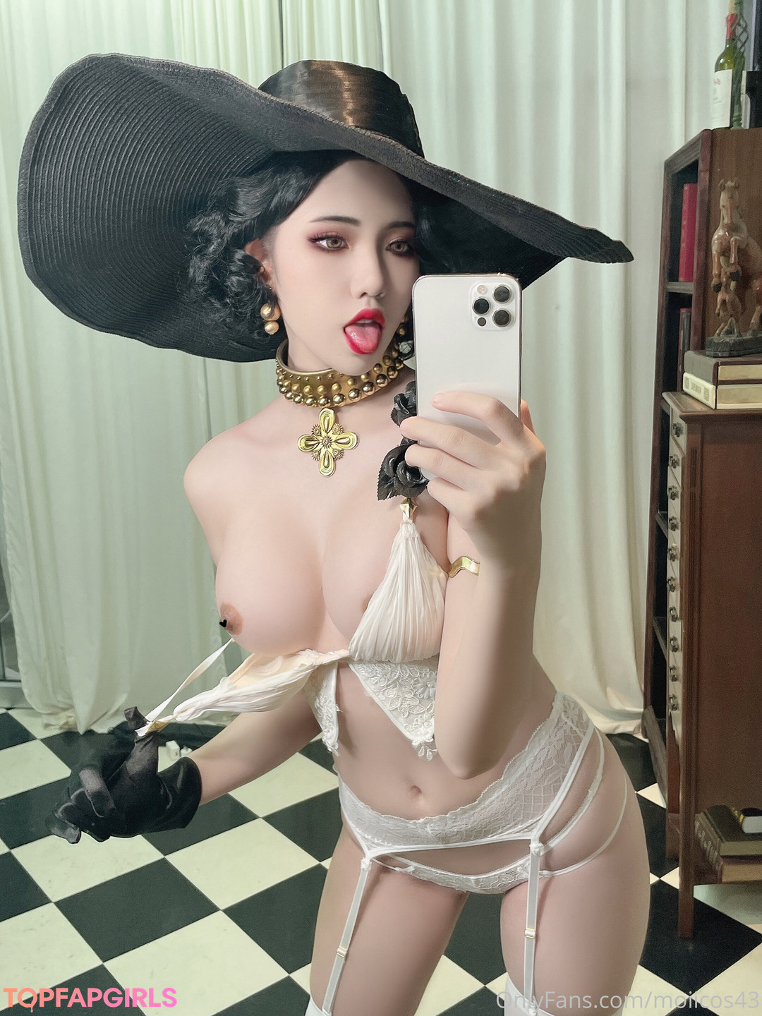 Naakte gelekte OnlyFans-foto van Moiicos #142