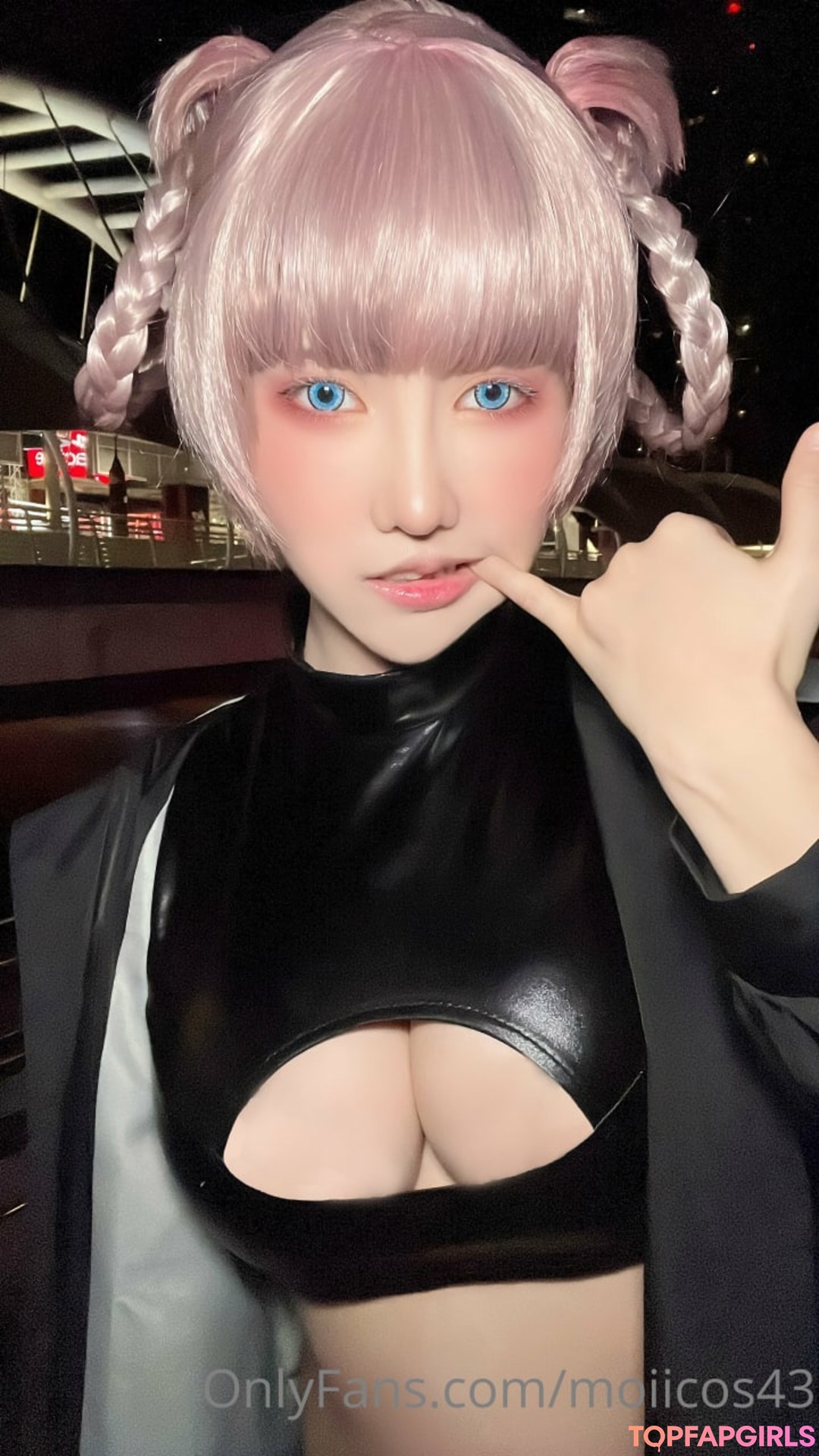 Naakte gelekte OnlyFans-foto van Moiicos #393