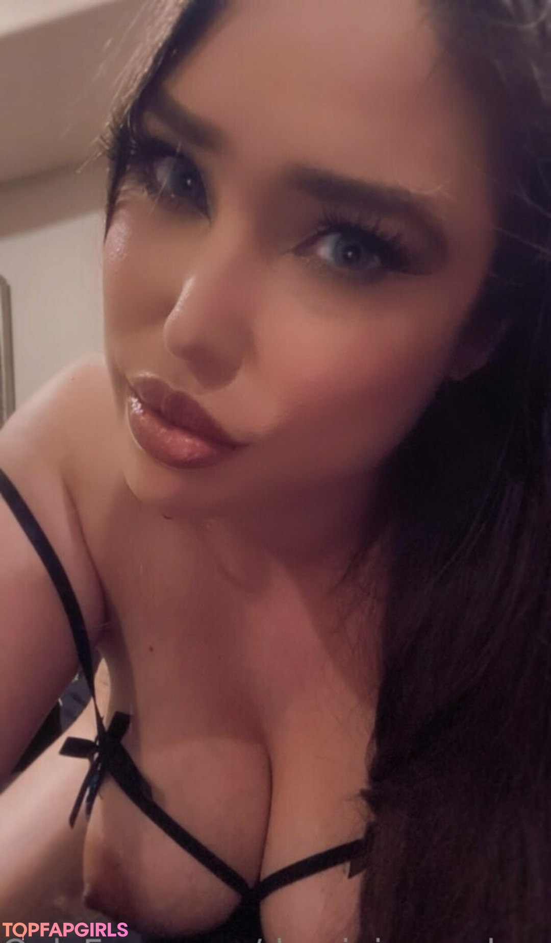 Naakte gelekte OnlyFans-foto van Dominique Skye #167