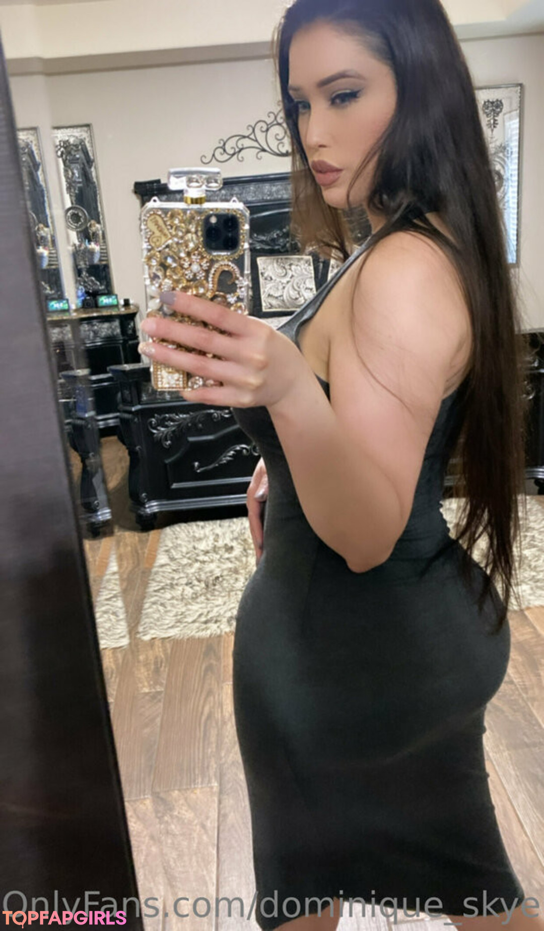 Naakte gelekte OnlyFans-foto van Dominique Skye #196