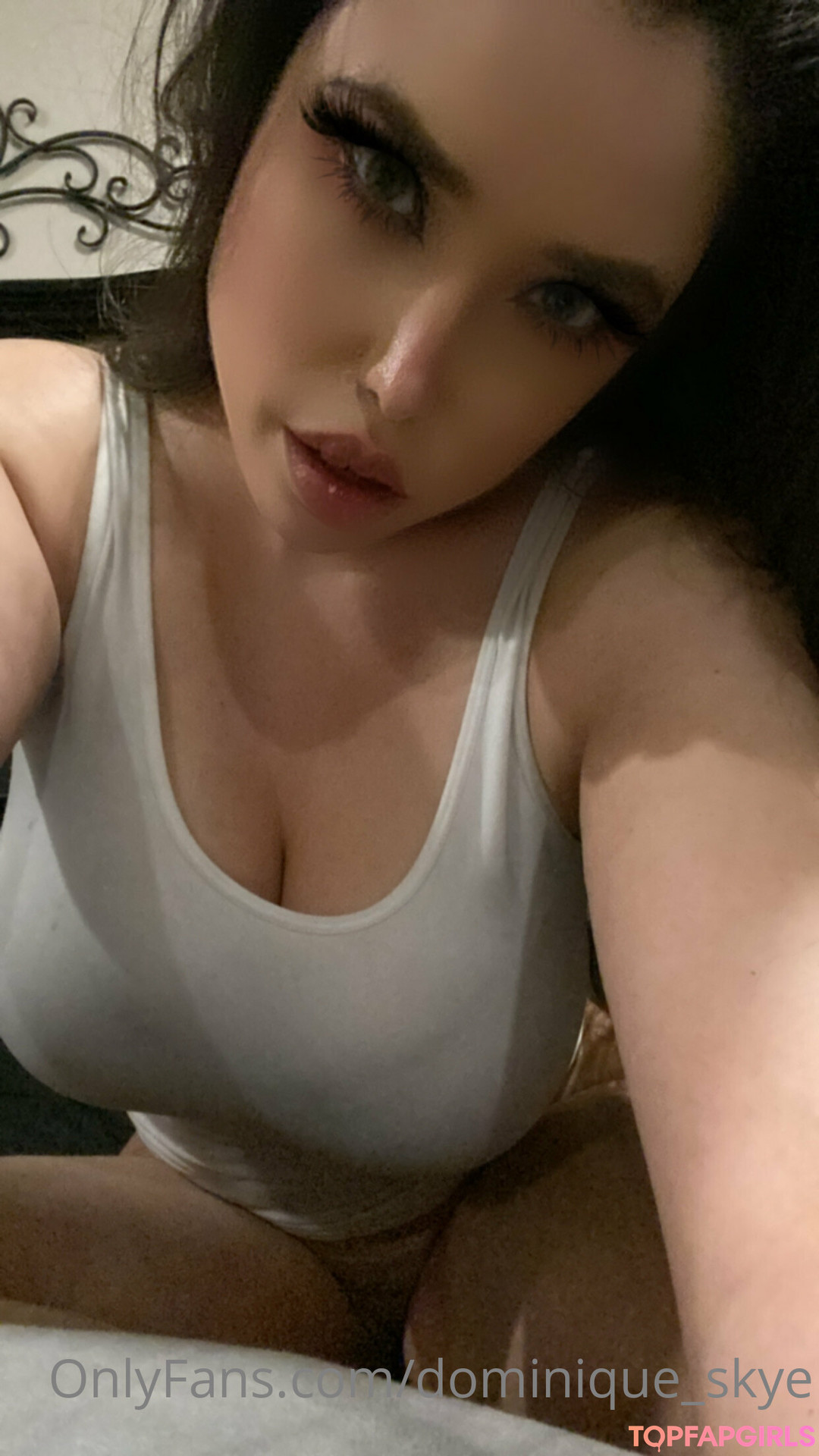 Naakte gelekte OnlyFans-foto van Dominique Skye #79